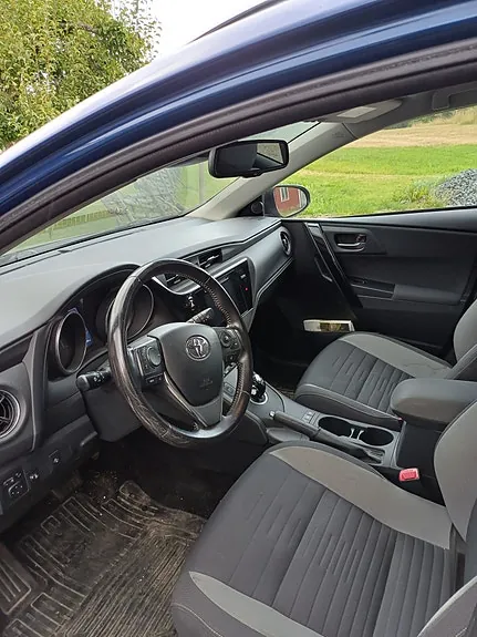 Toyota Auris 2015 photo 2