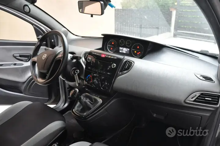 Lancia Ypsilon 2014 photo 4