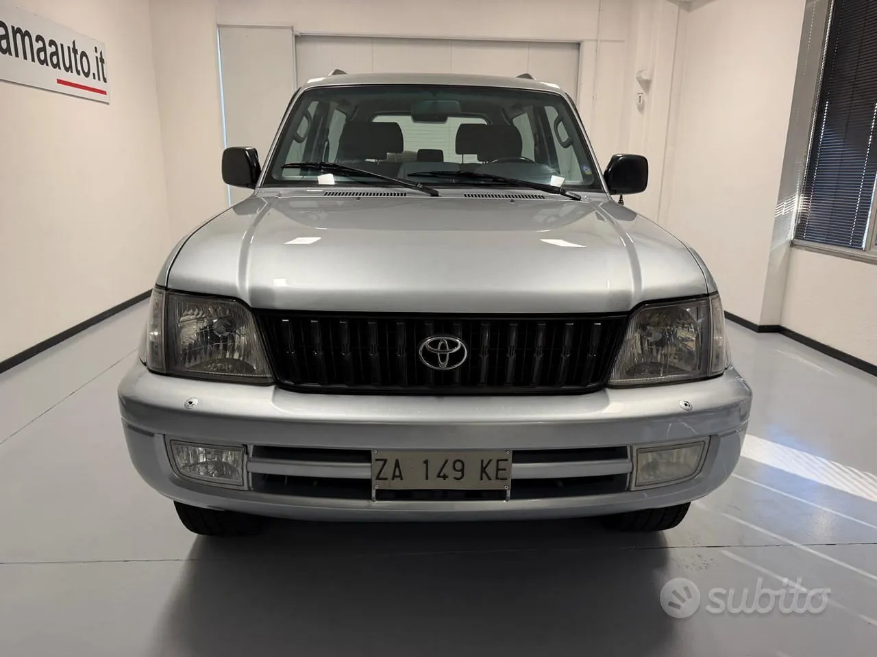 Toyota Land Cruiser 2001 photo 2