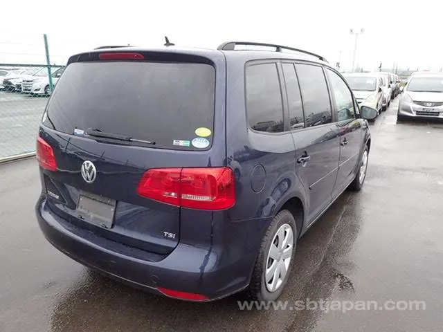 Volkswagen Golf Touran 2011 photo 4