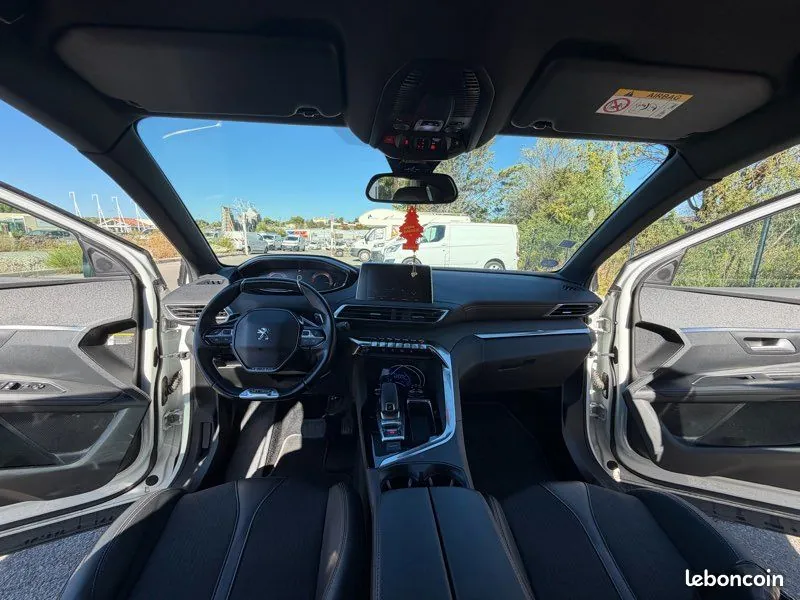 Peugeot 3008 2020 photo 3