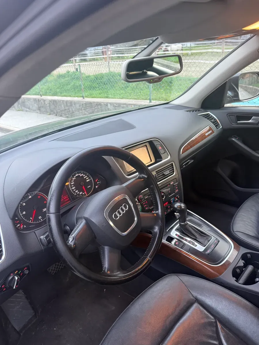 Audi Q5 2010 photo 3