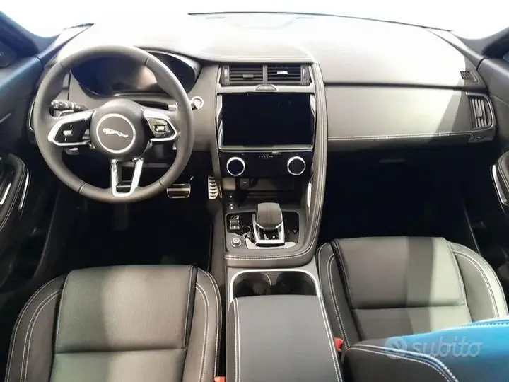 Jaguar E-Pace 2023 photo 4