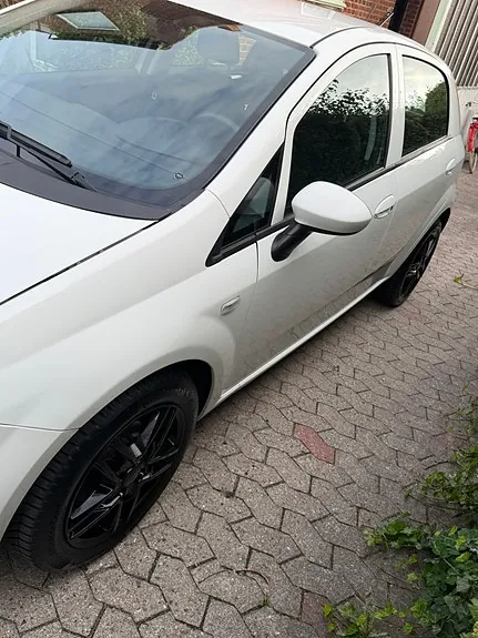 Fiat Punto 2015 photo 2