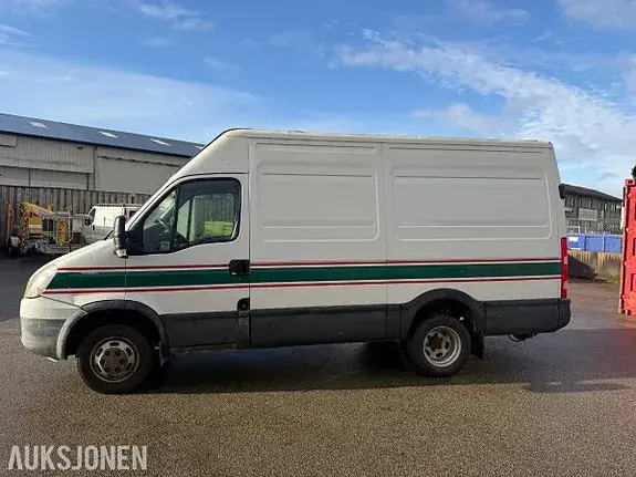 Iveco Daily 2010 photo 3