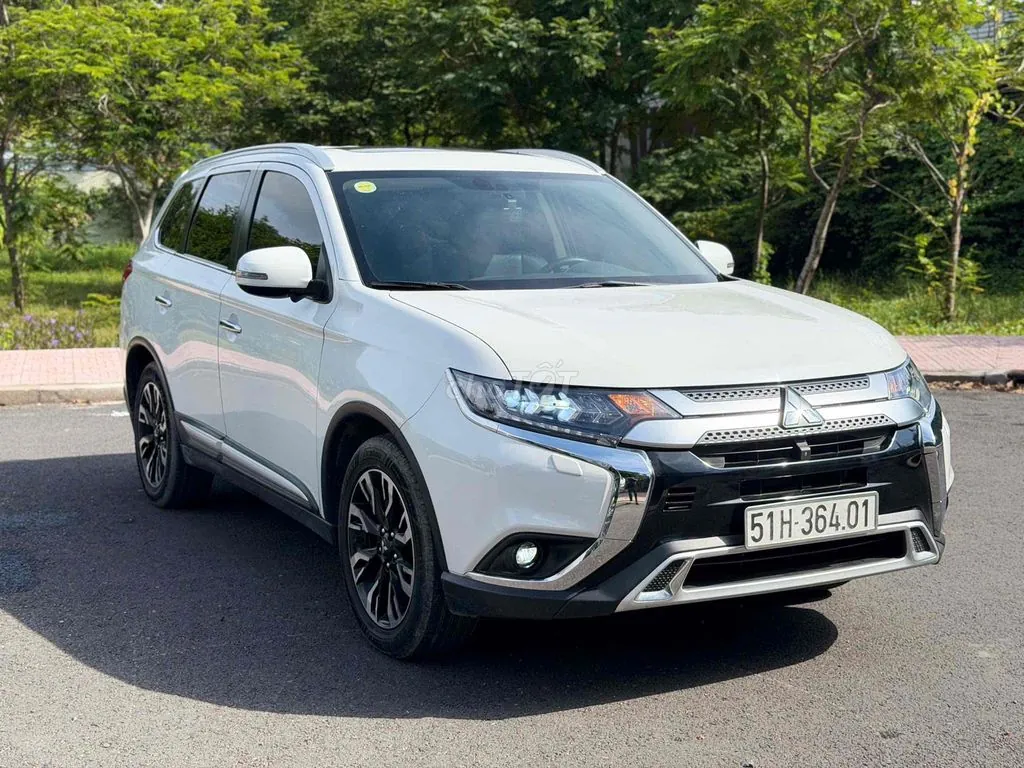 Mitsubishi Outlander 2020 photo 2