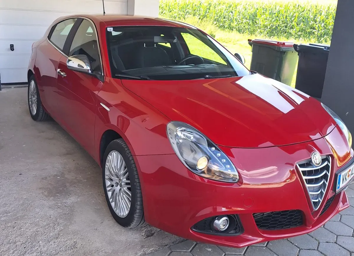 Alfa Romeo Giulietta 2015 photo 3