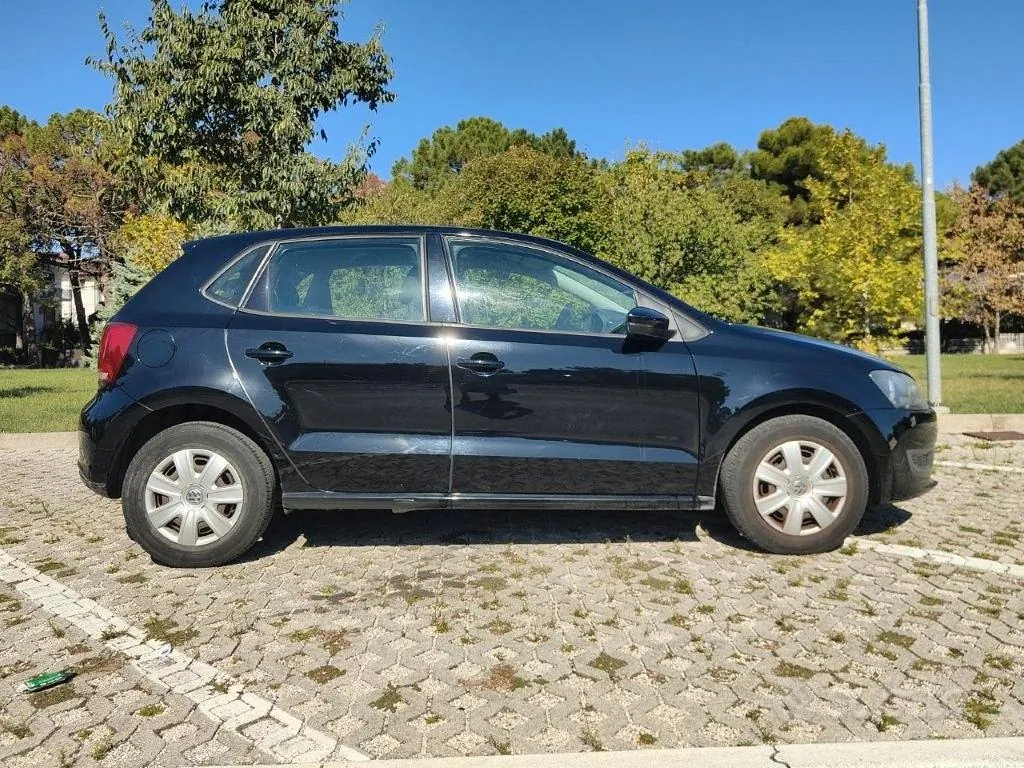 Volkswagen Polo 2014 photo 2