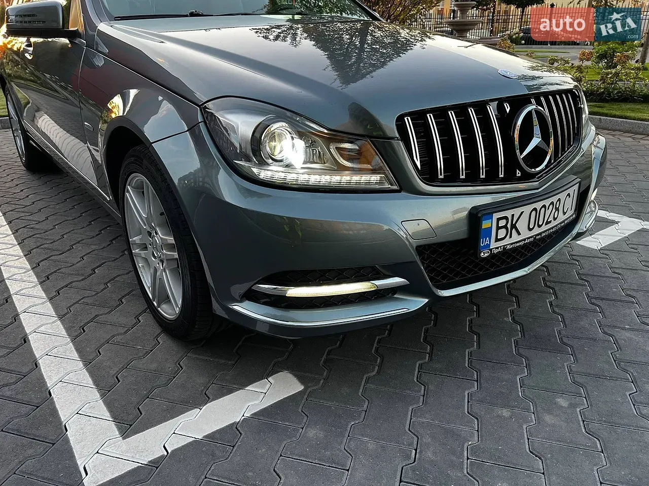 Mercedes-Benz C-Class 2011 photo 2
