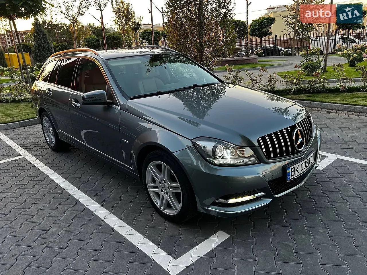 Mercedes-Benz C-Class 2011 photo 3