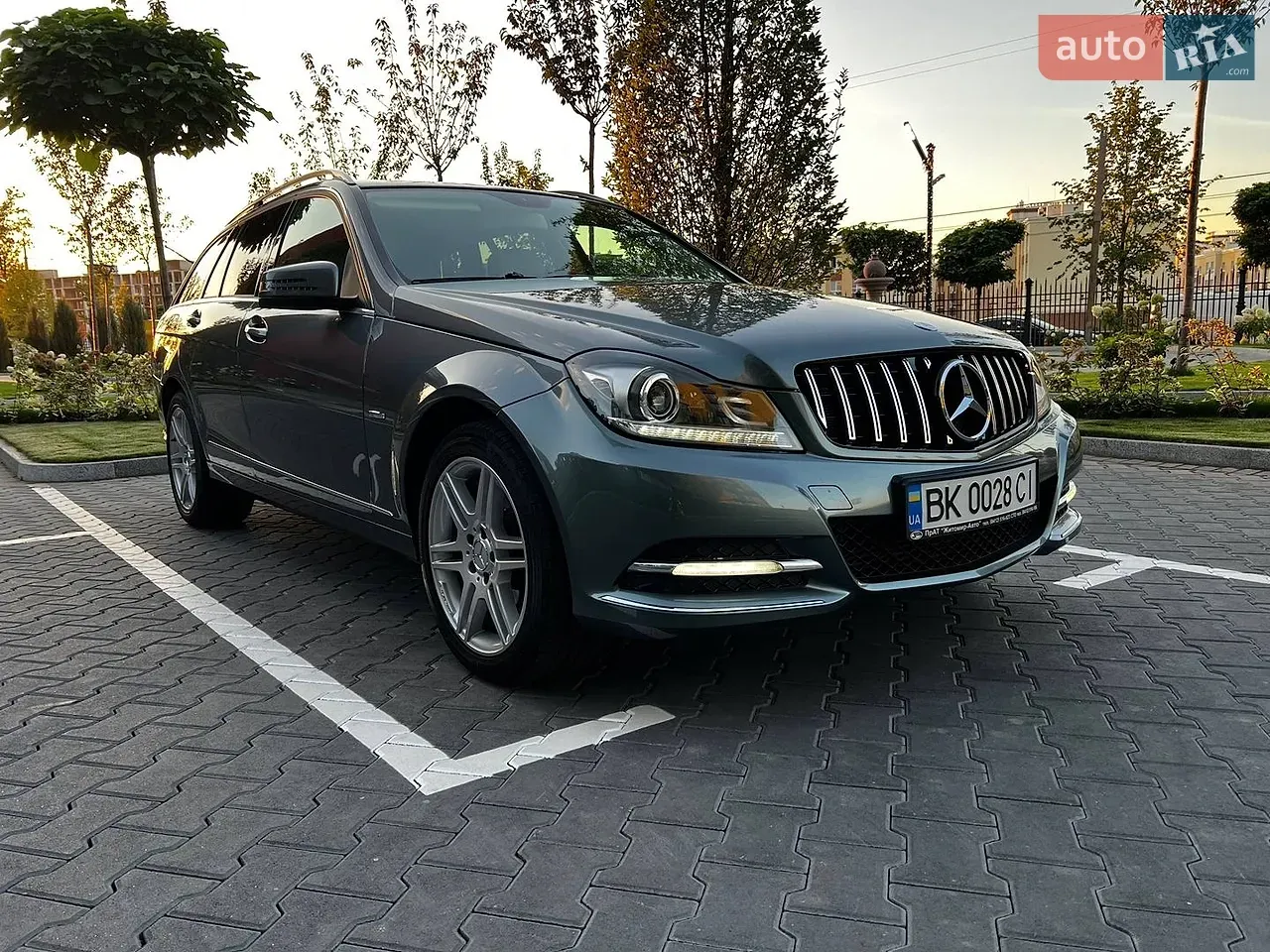 Mercedes-Benz C-Class 2011 photo 5