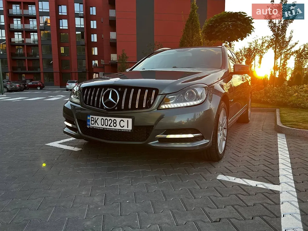 Mercedes-Benz C-Class 2011 photo 4