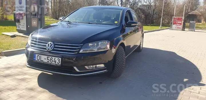 Volkswagen Passat 2013 photo 2