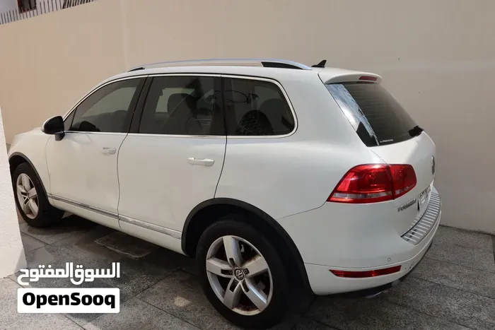 Volkswagen Touareg 2012 photo 2