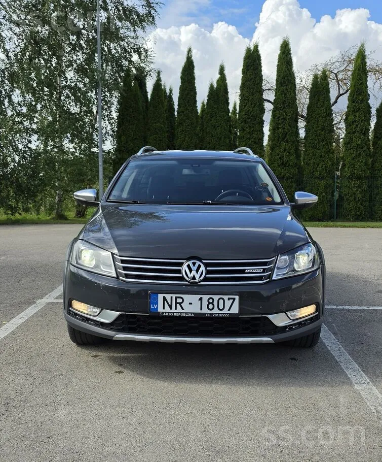 Volkswagen Passat 2014 photo 2