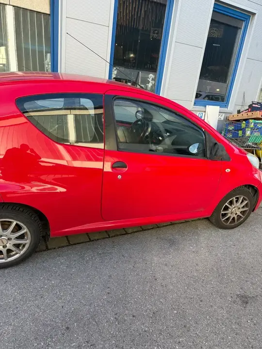 Peugeot 107 2009 photo 2