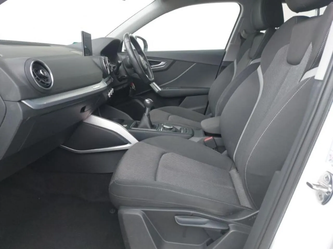 Audi Q2 2017 photo 5