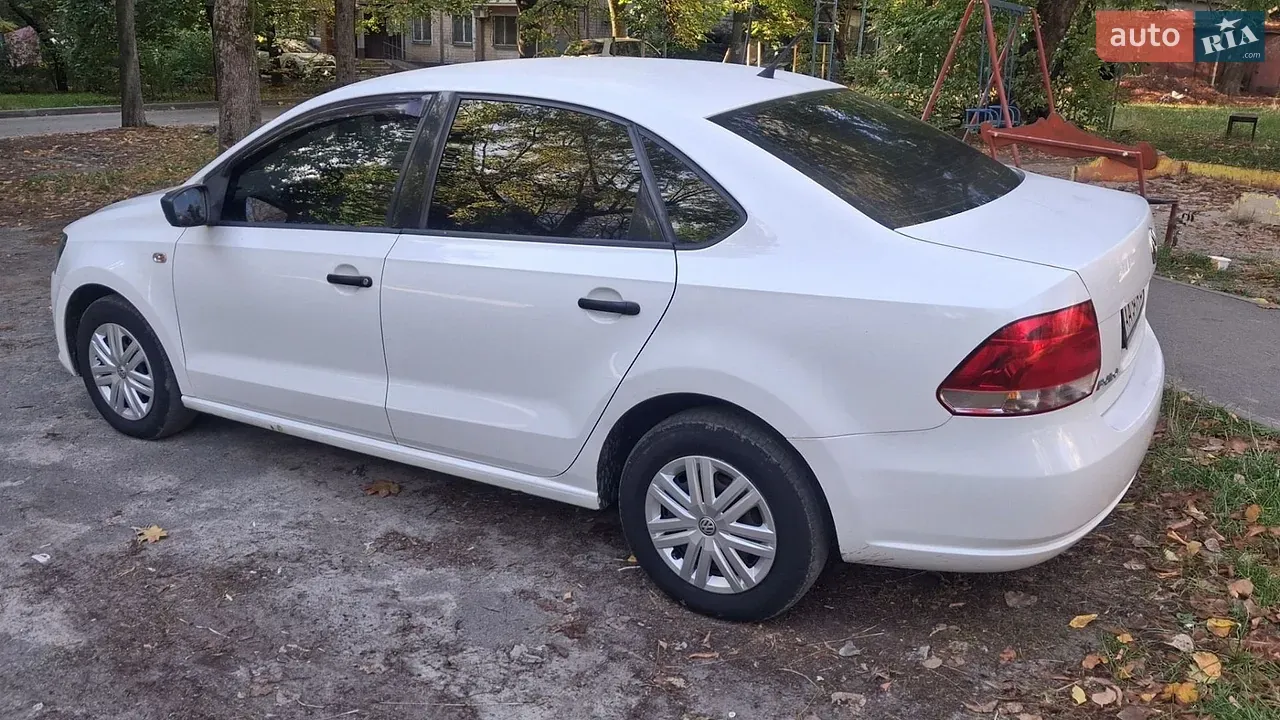 Volkswagen Polo 2012 photo 4