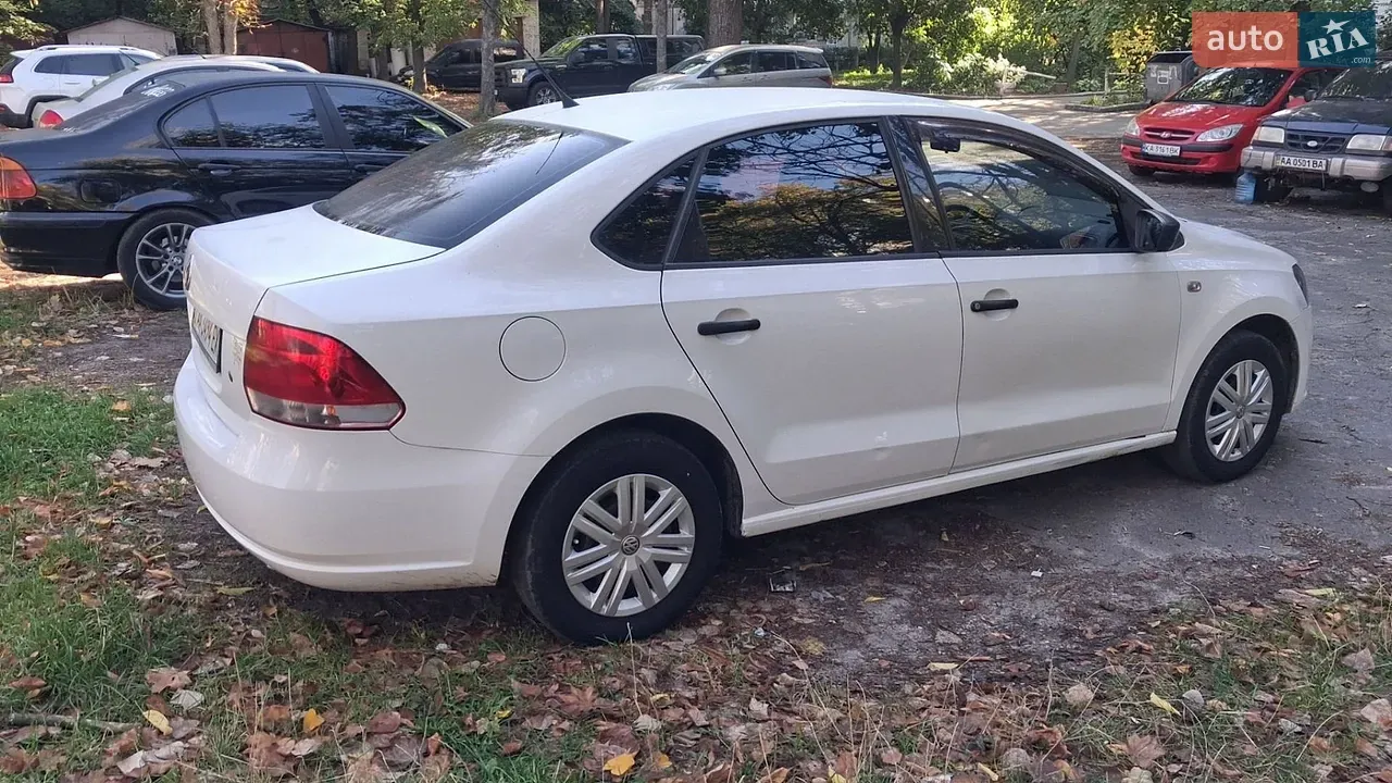 Volkswagen Polo 2012 photo 3