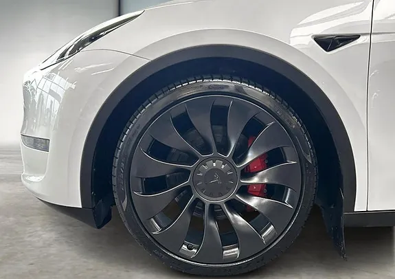 Tesla Model Y 2023 photo 5