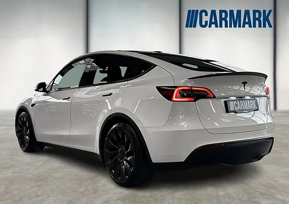 Tesla Model Y 2023 photo 4