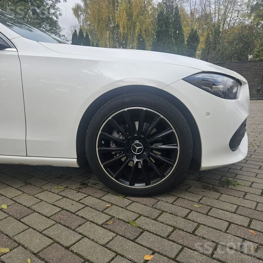 Mercedes-Benz C 180 2024 photo 3