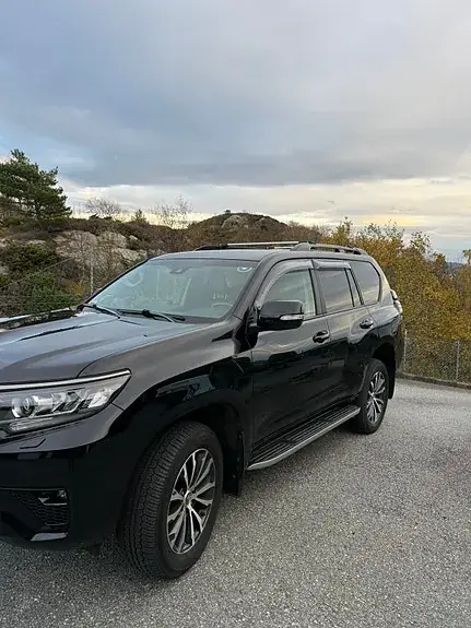 Toyota Land Cruiser 2021 photo 3