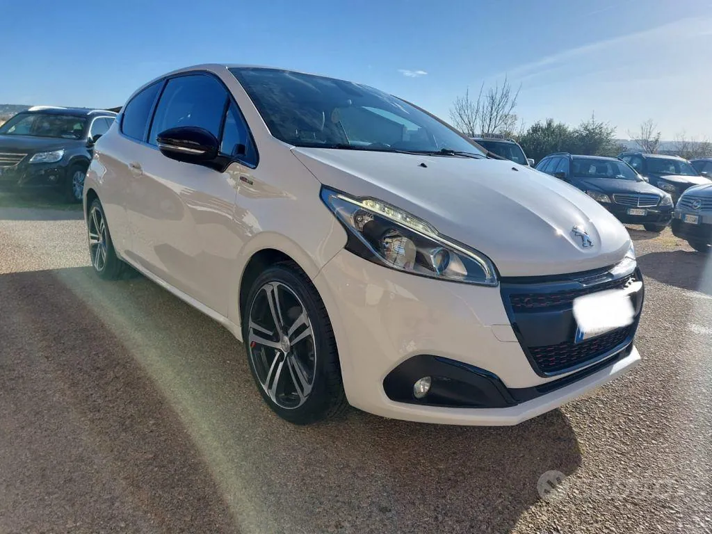 Peugeot 208 2017 photo 3
