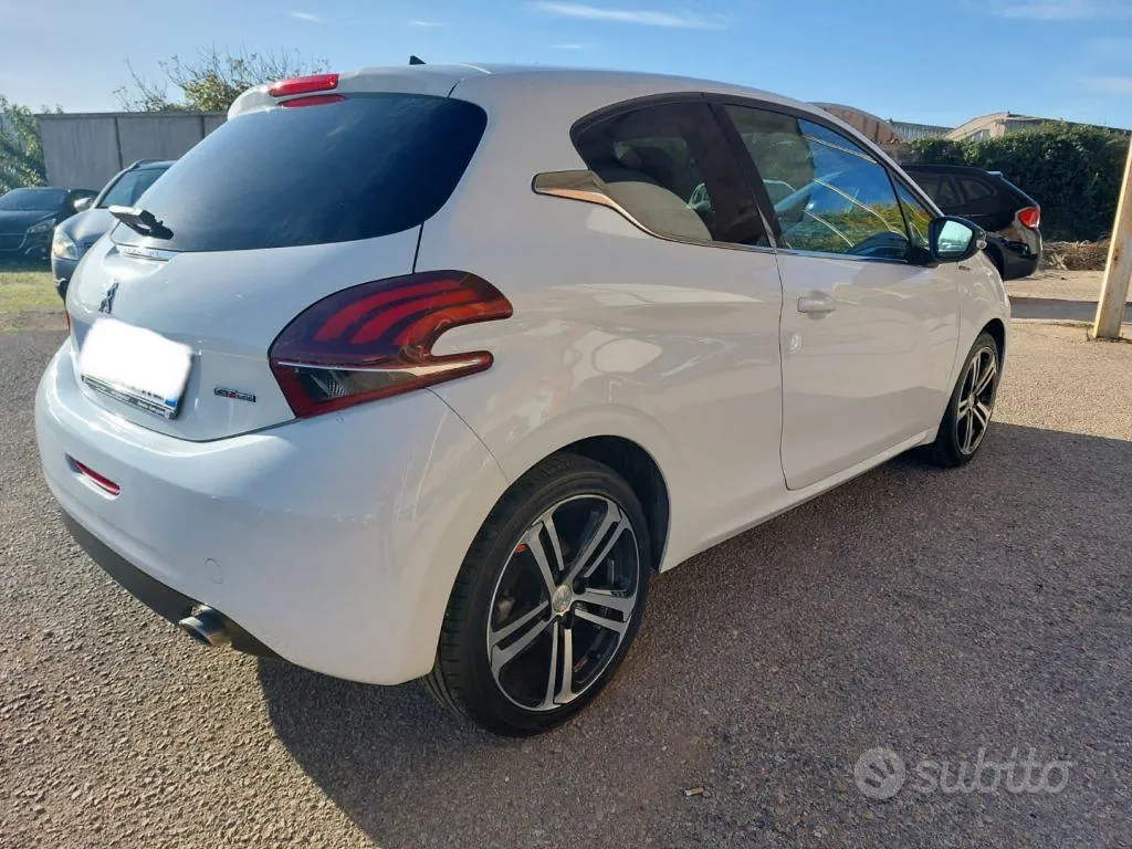 Peugeot 208 2017 photo 5