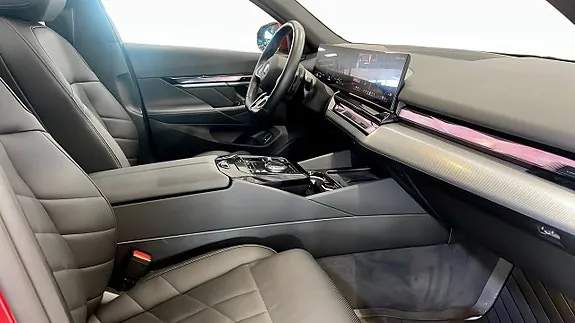 BMW 550E 2025 photo 3