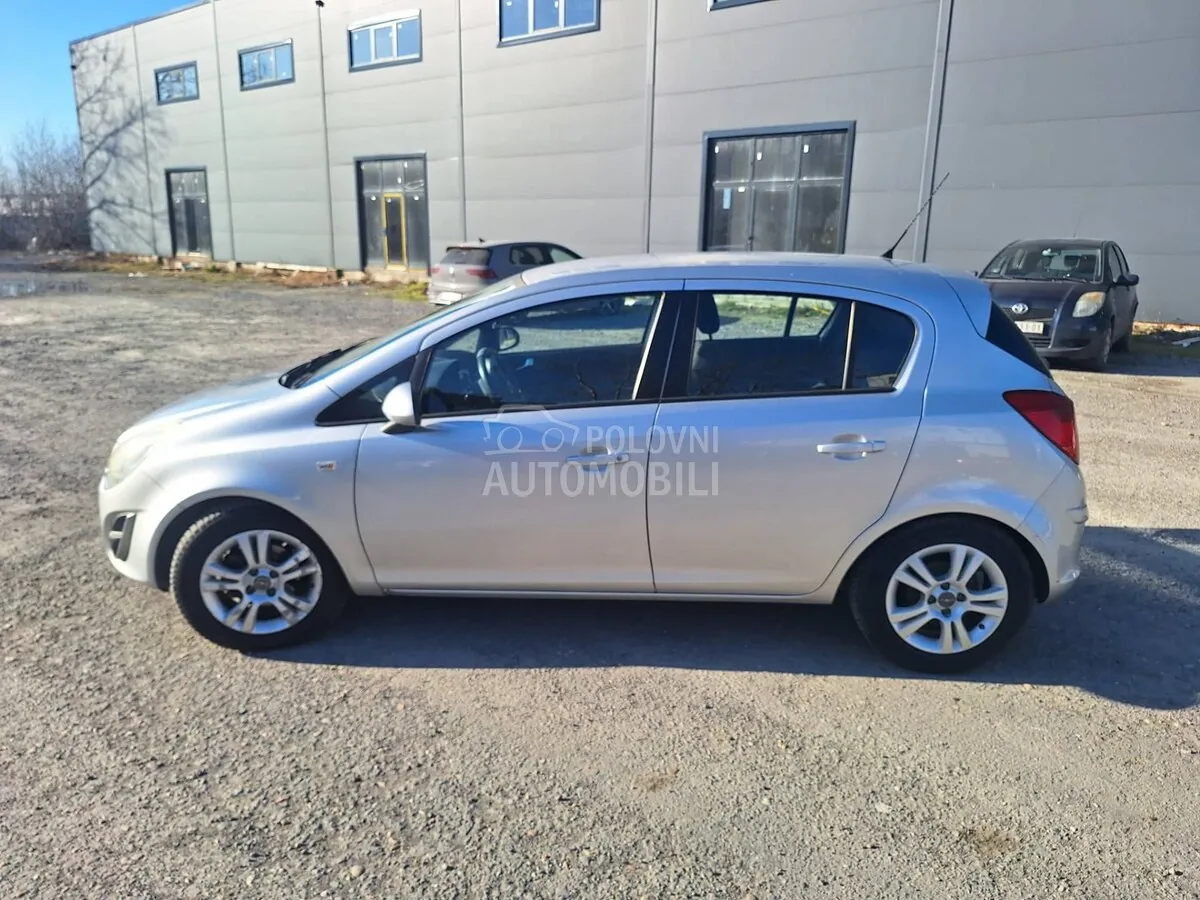 Opel Corsa 2011 photo 2