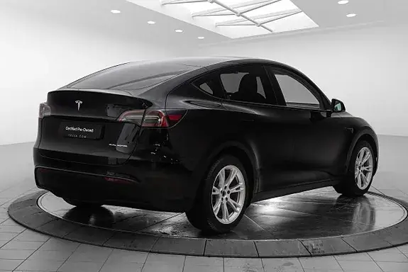Tesla Model Y 2023 photo 5