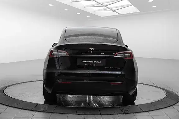 Tesla Model Y 2023 photo 4