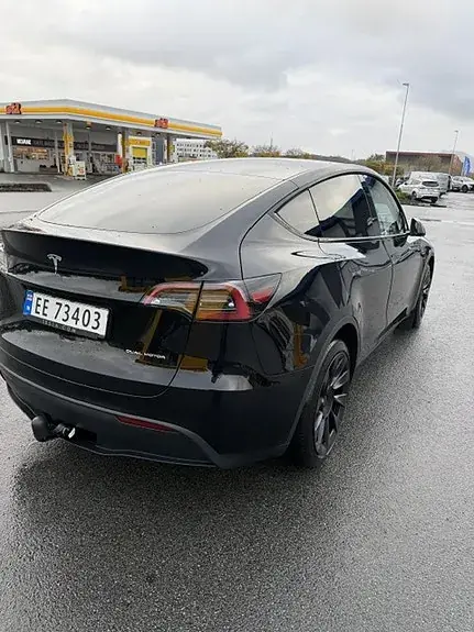 Tesla Model Y 2023 photo 3