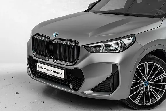 BMW Ix1 2023 photo 2