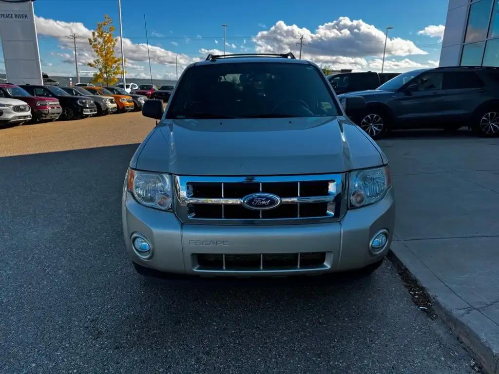 Ford Escape 2012 photo 2