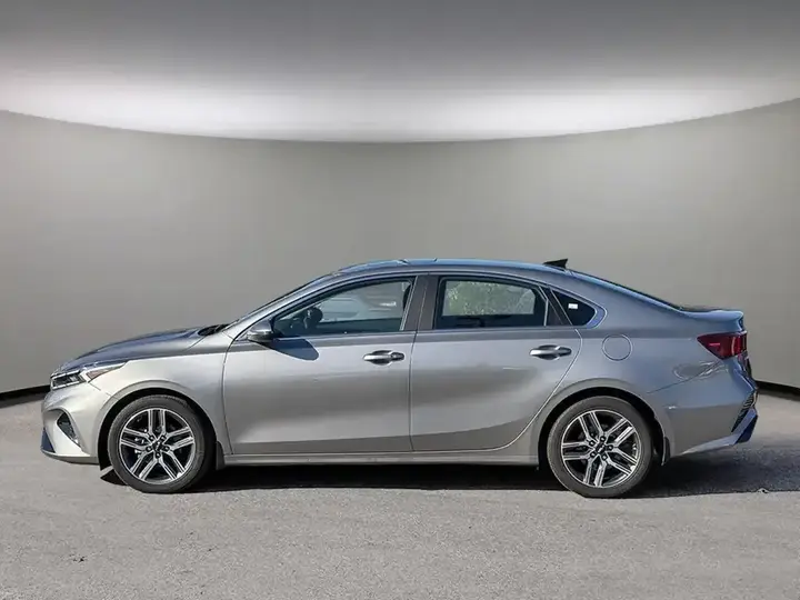 Kia Forte 2023 photo 3