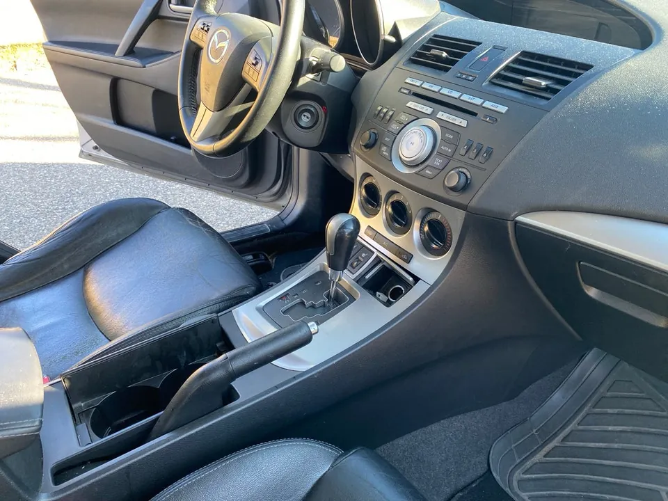 Mazda 3 2011 photo 4
