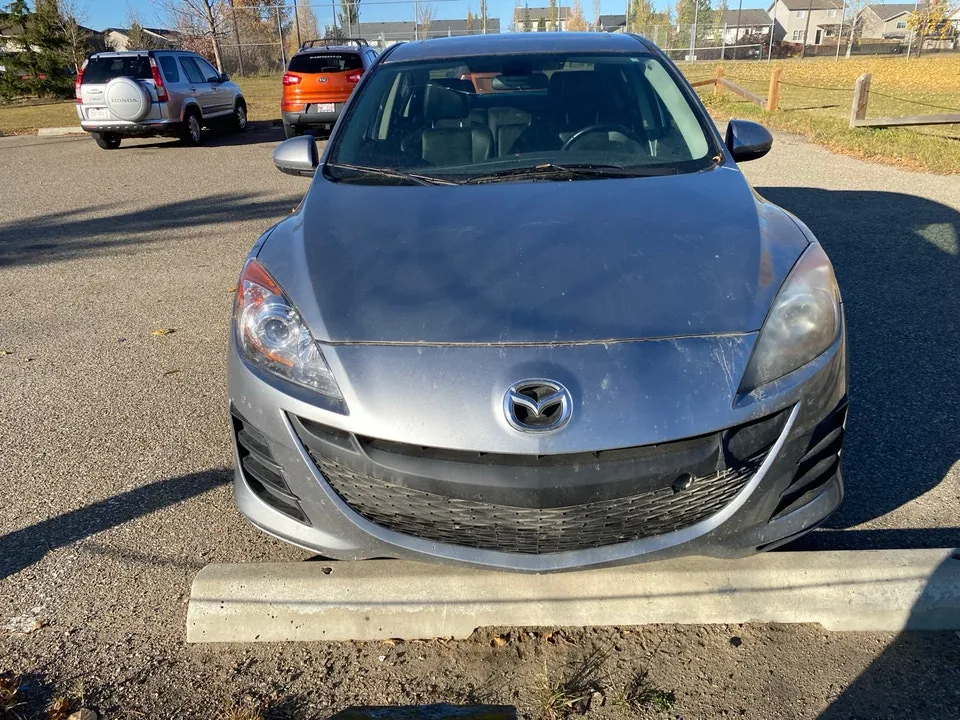Mazda 3 2011 photo 2
