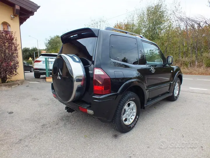 Mitsubishi Pajero 2004 photo 4