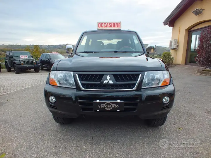 Mitsubishi Pajero 2004 photo 2