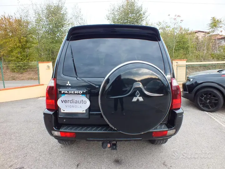 Mitsubishi Pajero 2004 photo 5