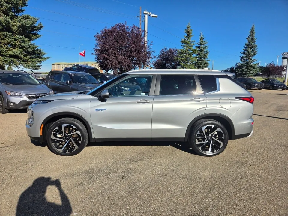 Mitsubishi Outlander 2023 photo 4