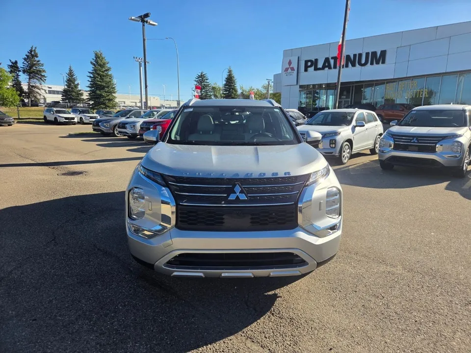 Mitsubishi Outlander 2023 photo 2
