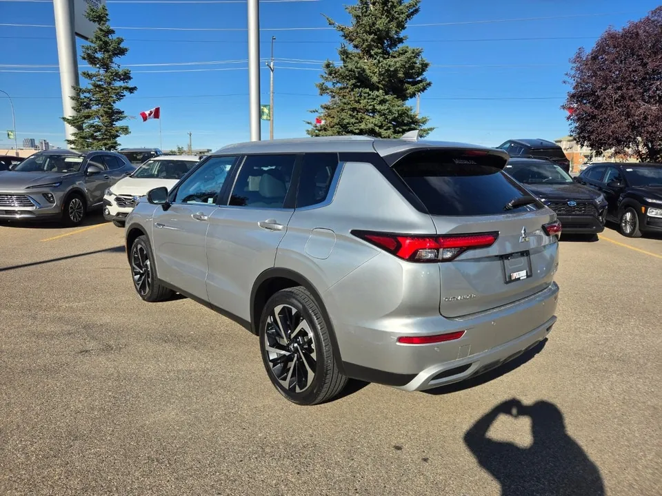 Mitsubishi Outlander 2023 photo 5
