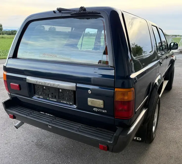 Toyota 4Runner 1990 photo 2