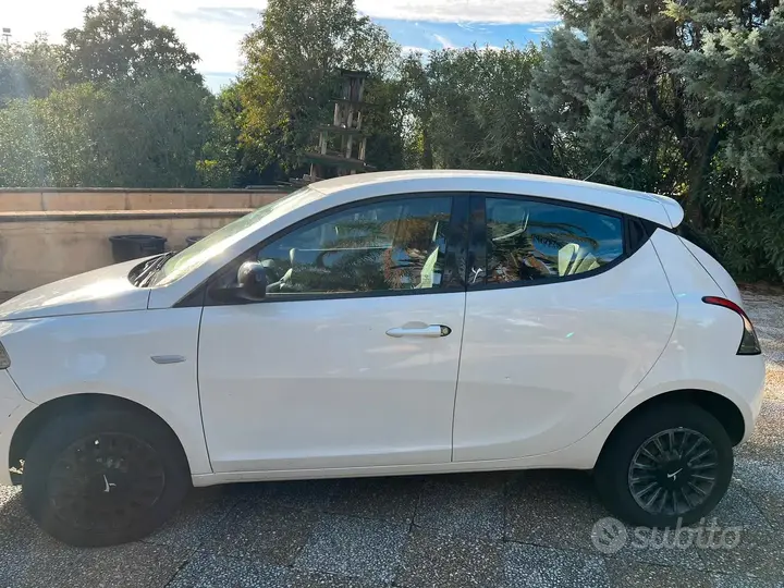 Lancia Ypsilon 2014 photo 5