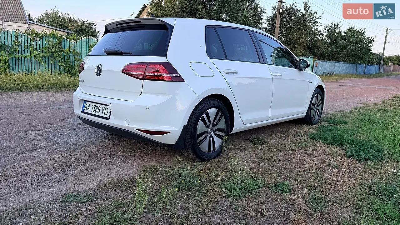 Volkswagen E-Golf 2015 photo 4
