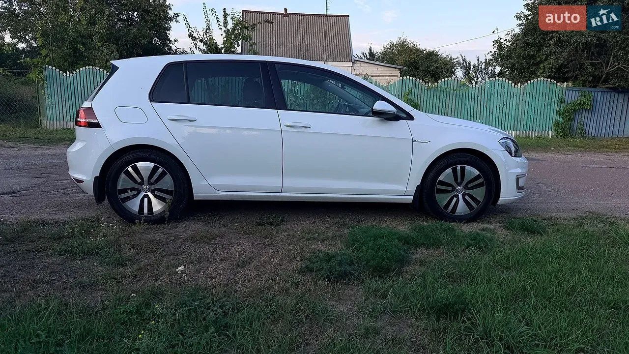 Volkswagen E-Golf 2015 photo 2