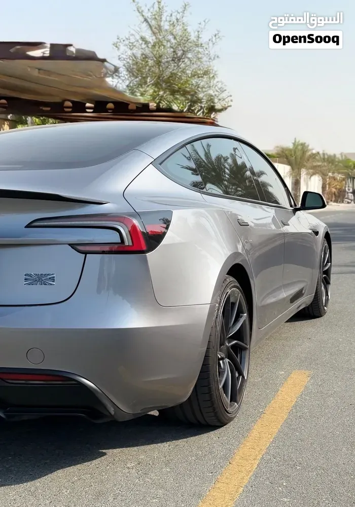 Tesla Model 3 2025 photo 3